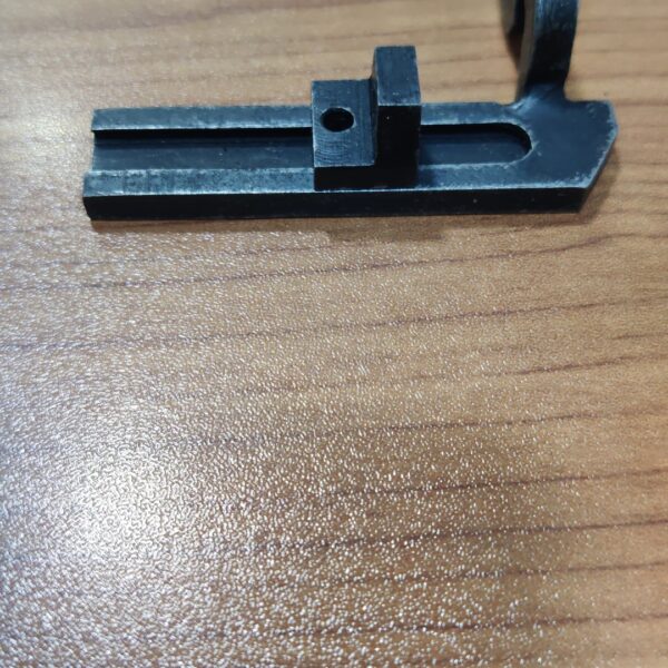 قاعدة ماكينة صلب